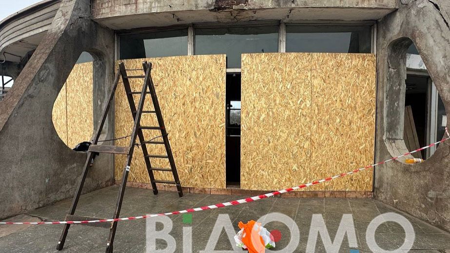 В Кривом Роге за 3 млн грн отремонтируют после ракетного удара станцию "Вечерний бульвар" (ВИДЕО)