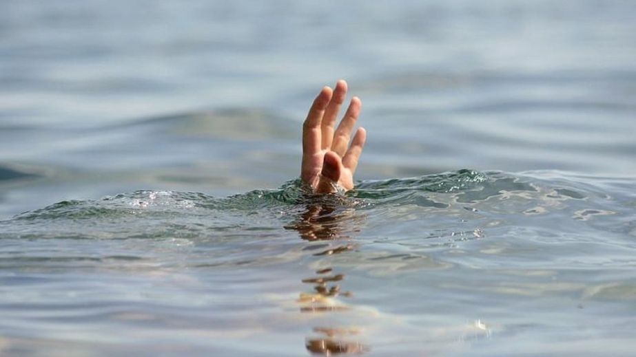 В Днепре из воды извлекли тело утопленника (ФОТО)