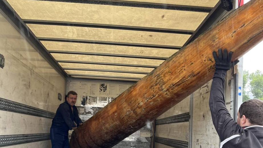 Музею Днепра передали ценную спортивную лодку
