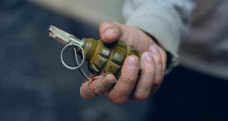 На Днепропетровщине мужчине во двор бросили взрывчатку