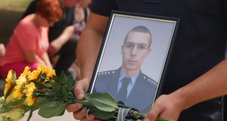 У Покрові попрощалися з рятувальником, який загинув від російського удару