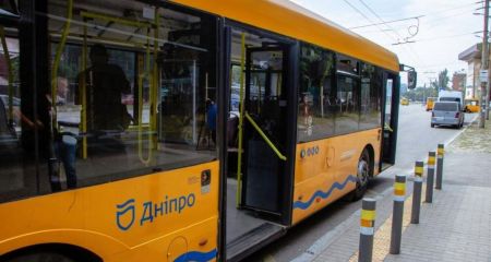 Як у Дніпрі працюватиме громадський транспорт 25 червня