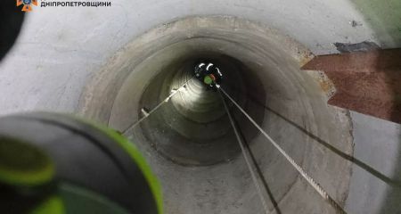 На Дніпропетровщині жінка впала в колодязь на глибину 20 метрів