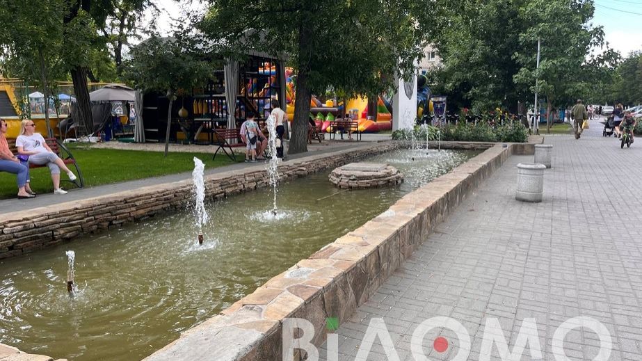 У Павлограді запрацював "дитячий фонтан" з декоративними рибами (ФОТО, ВІДЕО)