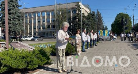 Як у Павлограді били у дзвін і згадували героїв перед Днем міста (ФОТО, ВІДЕО)