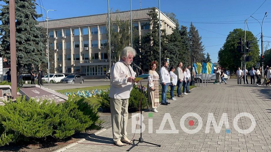Як у Павлограді били у дзвін і згадували героїв перед Днем міста (ФОТО, ВІДЕО)