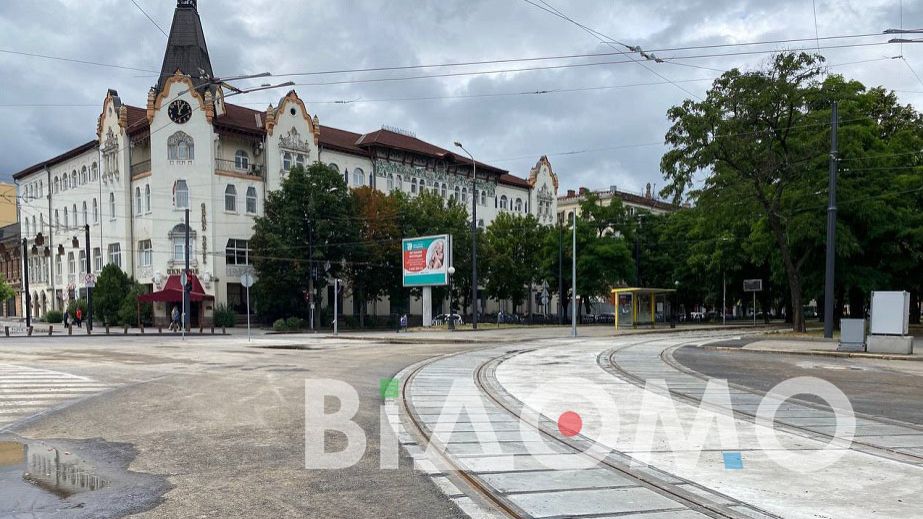 В Днепре возле ЦУМа возобновили движение для автомобильного транспорта (ВИДЕО)