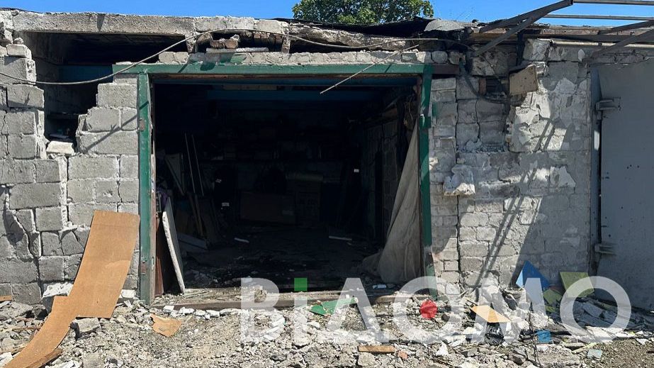 В Кривом Роге в результате атаки дронами изуродовало гаражи и автомобили (ФОТО, ВИДЕО)