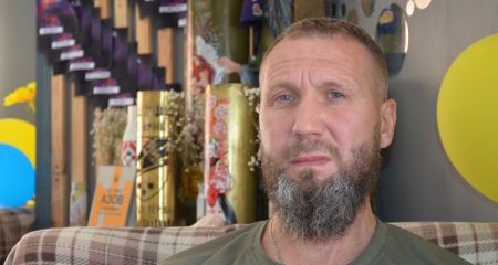 Військовий з позивним "Хмурий": про бойовий шлях, теракт в Оленівці і полоненого сина-"азовця"
