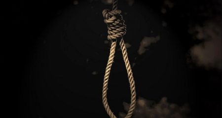 У Кривому Розі чоловік повісився на балконі біля магазину (ФОТО)