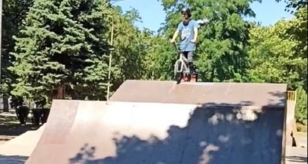 В Каменском снова ремонтируют скейт-парк (ВИДЕО)