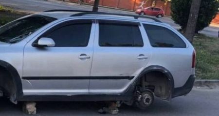 В Днепре продолжают "раздевать" автомобили (ФОТО)