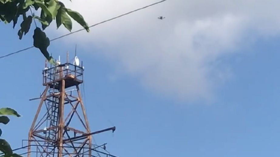 У Марганці мешканці міста зняли, як дрон атакує вишку мобільного зв'язку (ВІДЕО)