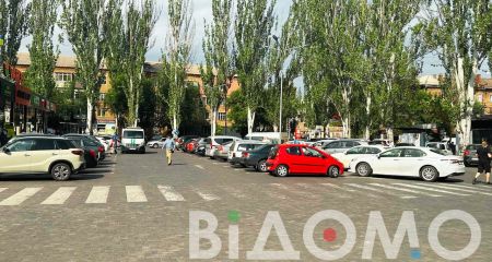 Безкоштовні парковки та коштовні автостоянки: скільки коштує у Кривому Розі залишити авто (ФОТО, ВІДЕО)