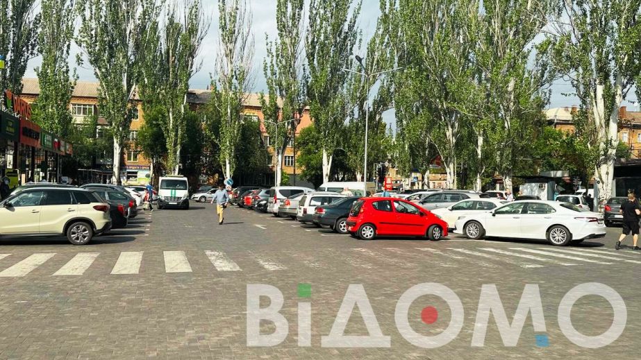 Бесплатные парковки и дорогостоящие автостоянки: сколько стоит в Кривом Роге оставить авто (ФОТО, ВИДЕО)