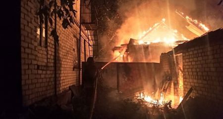 На Дніпропетровщині росіяни поцілили дроном у пожежну частину (ФОТО)