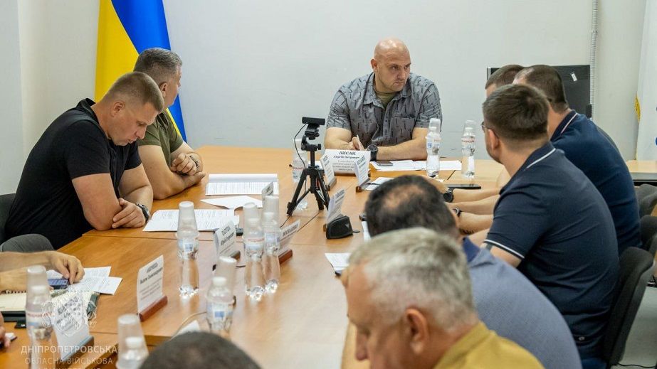 Жодних скупчень людей: у Дніпрі відбулася Рада оборони Дніпропетровщини