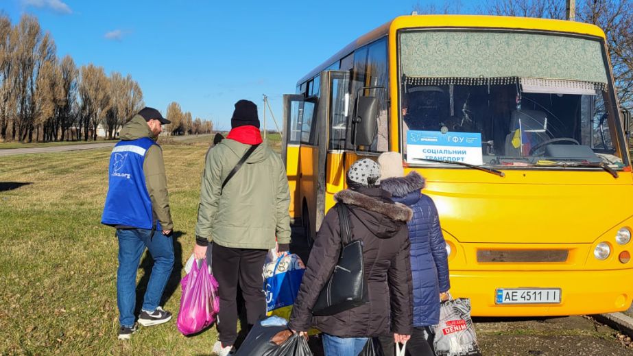 Для прифронтовых сел Днепропетровщины запустили социальный автобус: подробности