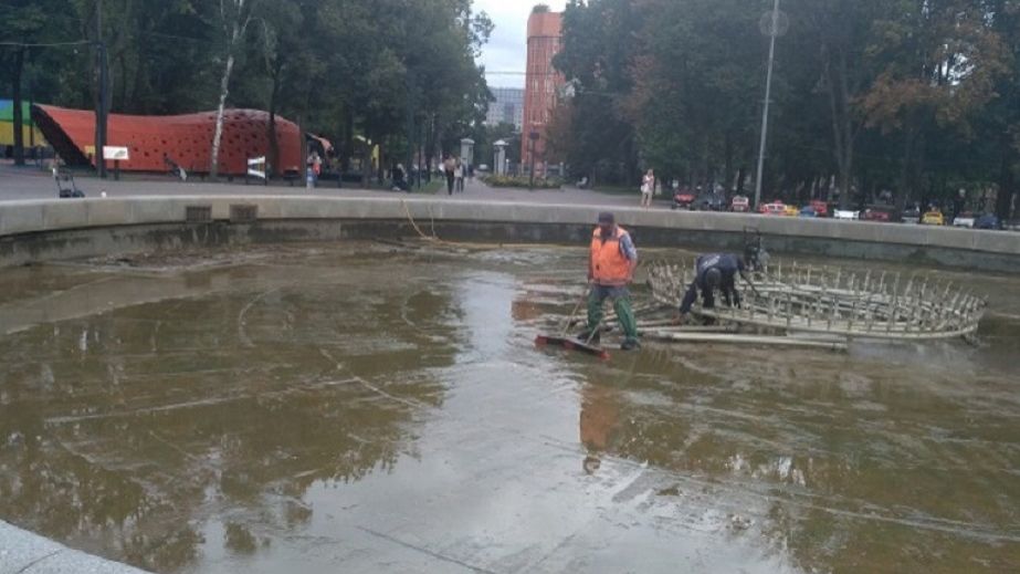 Прибирання вулиць, ремонти і охорона фонтанів: як у ДніпроОВА гальмують улюблені тендери мерії Дніпра