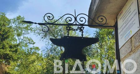 В поселке на Днепропетровщине возродили настоящую кузницу с кузнецом-виртуозом (ФОТО, ВИДЕО)