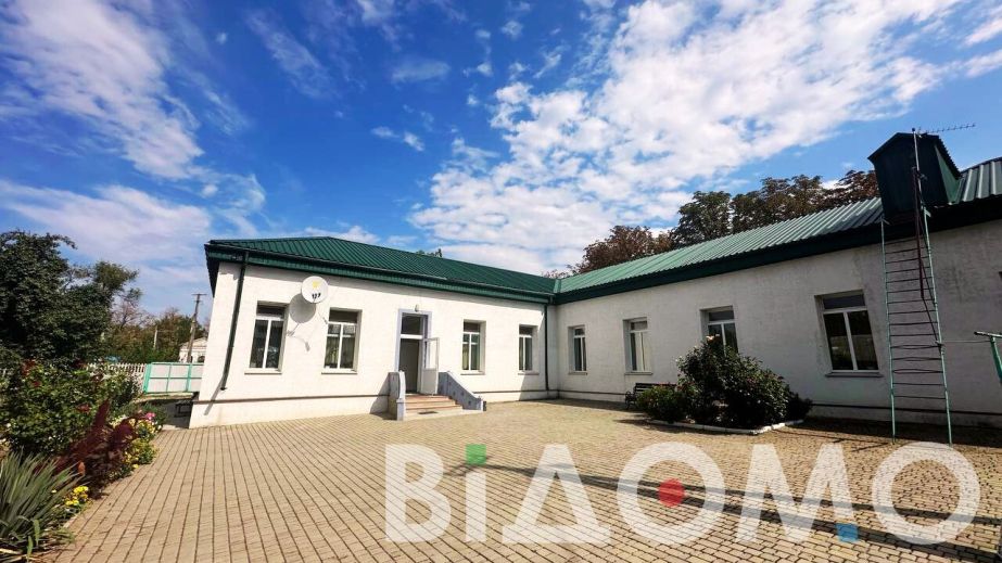 Від купання до манікюру: як у селищі на Дніпропетровщині доглядають за літними людьми (ФОТО, ВІДЕО)