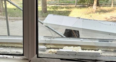 Ракета попала в 50 метрах от дома с семьей: в Сети появились комментарии чудом выживших в Днепре