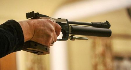 У Кривому Розі чоловік вистрілив у батька з пневматичної зброї