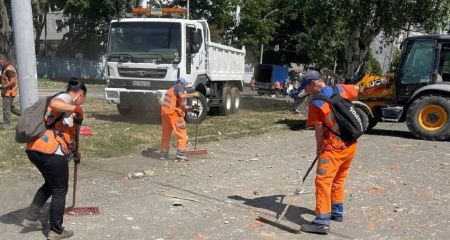У Дніпрі ліквідовують наслідки ворожих ударів