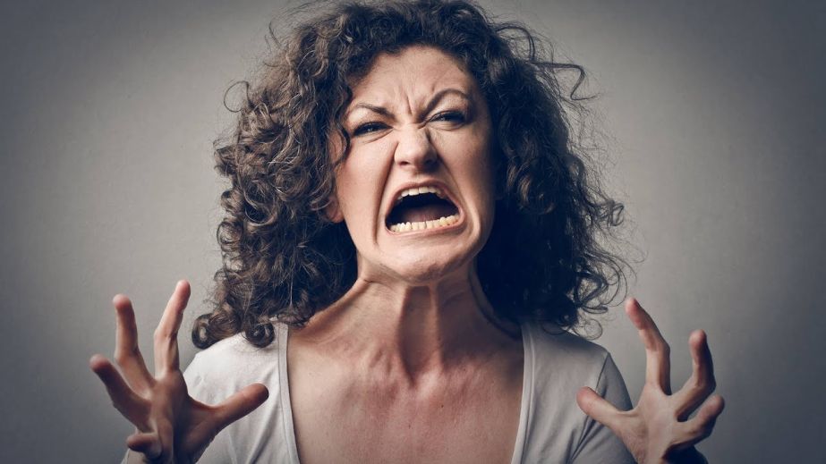 У Кривому Розі судили жінку, яка п'яною дала ляпаса підлітку