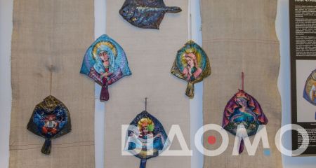 Икона на рыбе: открылась уникальная выставка в историческом музее Днепра (ФОТО)