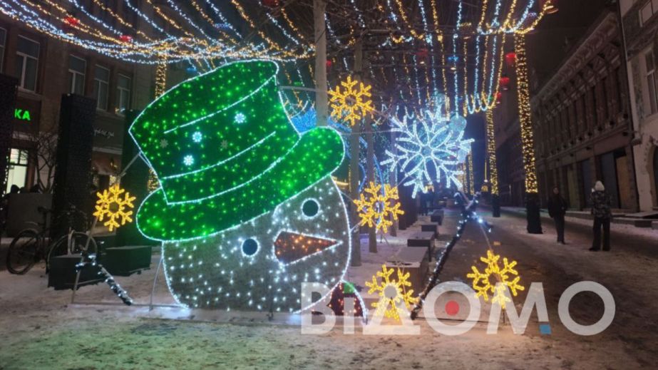 Бульвар Короленка продовжує дарувати свято: ще трохи новорічної магії (ФОТО. ВІДЕО)