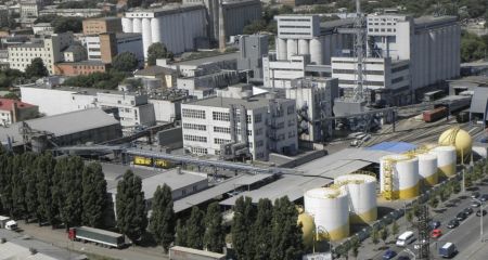 У Дніпрі внаслідок російської атаки на дороги вилилося 300 тонн олії