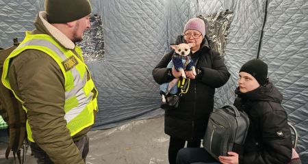 "Я одел собаку, взял кошку и вышел": подросток Антон &ndash; об эвакуации из дома в Днепре после удара (ВИДЕО)