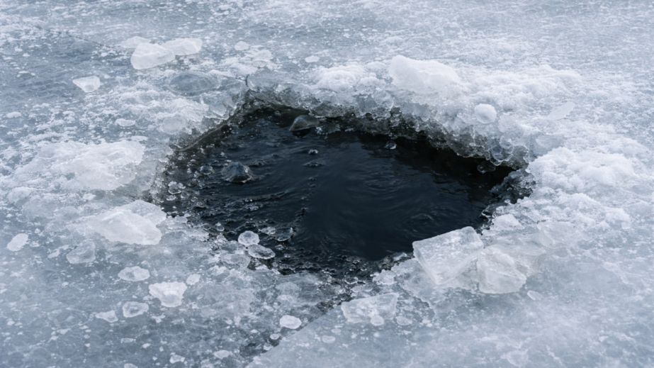 У Кам&rsquo;янському 10-річний хлопчик провалився під кригу на каналі