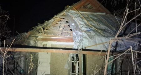 Вночі 25 січня ворог бив по Нікопольщині: пошкоджений багатоквартирний будинок, інфраструктура та газогін (ФОТО)