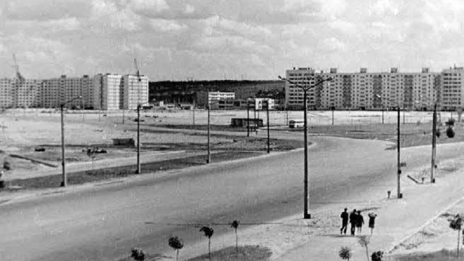 Песок, вода и бетон: история создания жилого массива.