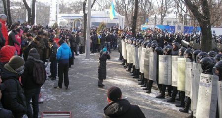 Пам&rsquo;ятна "Кривава неділя": як 26 січня 2014-го в Дніпрі відбувалися сутички під ОДА