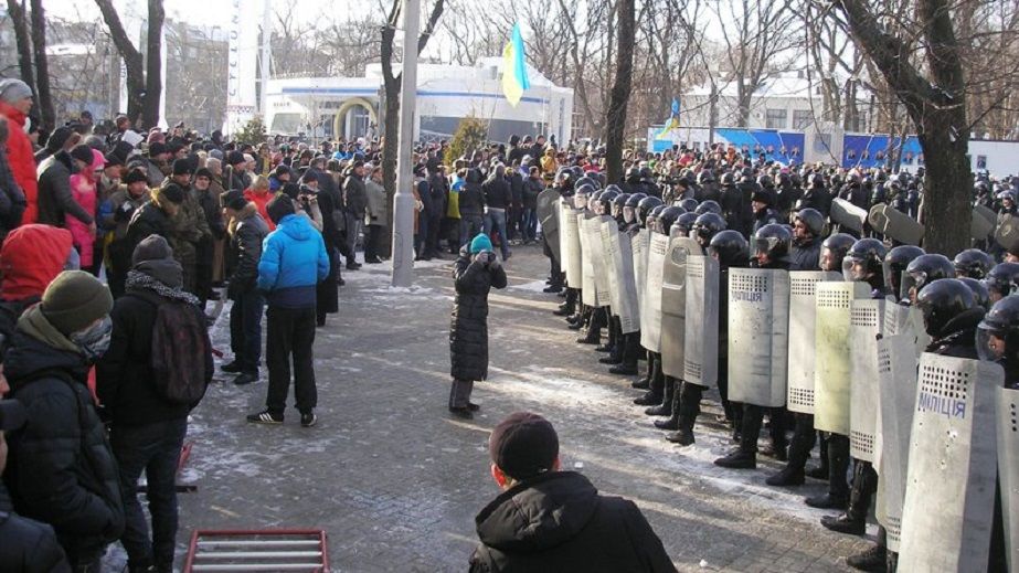 Пам&rsquo;ятна "Кривава неділя": як 26 січня 2014-го в Дніпрі відбувалися сутички під ОДА