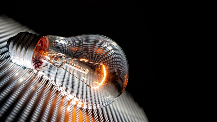 У Дніпрі та області застосували екстрені відключення світла