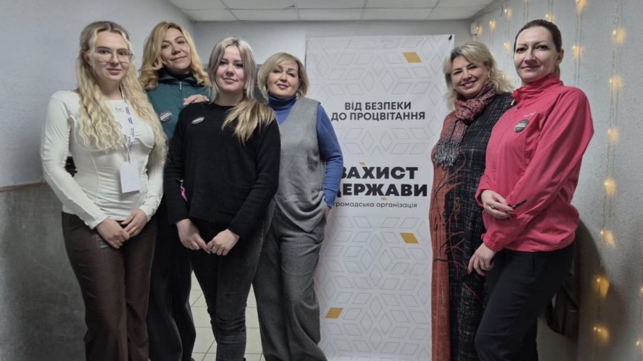 В Днепре для переселенцев, ветеранов и военных провели акцию по парикмахерским услугам (ФОТО)