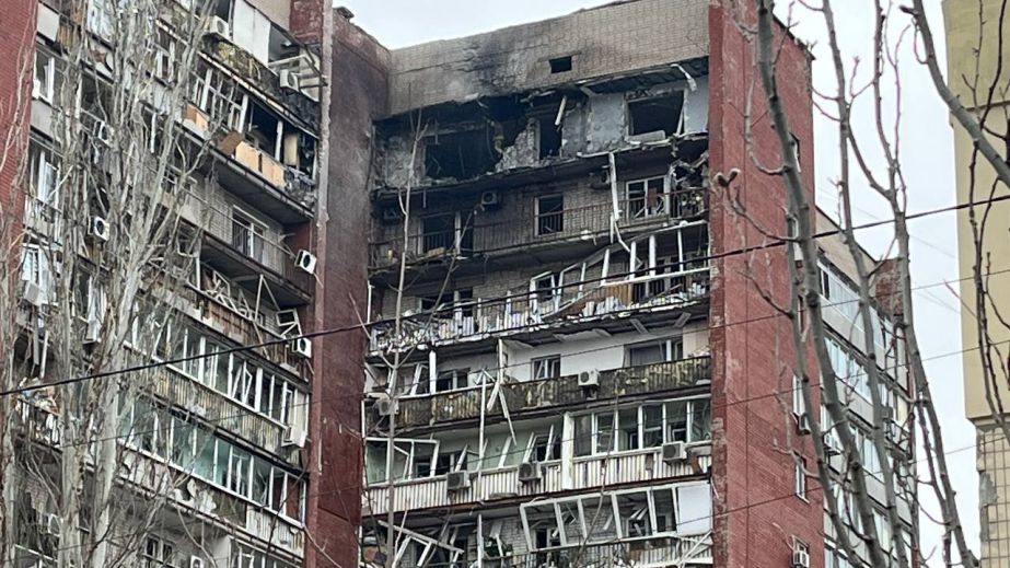 Удар по багатоповерхівці у Дніпрі: фоторепортаж с місця подій