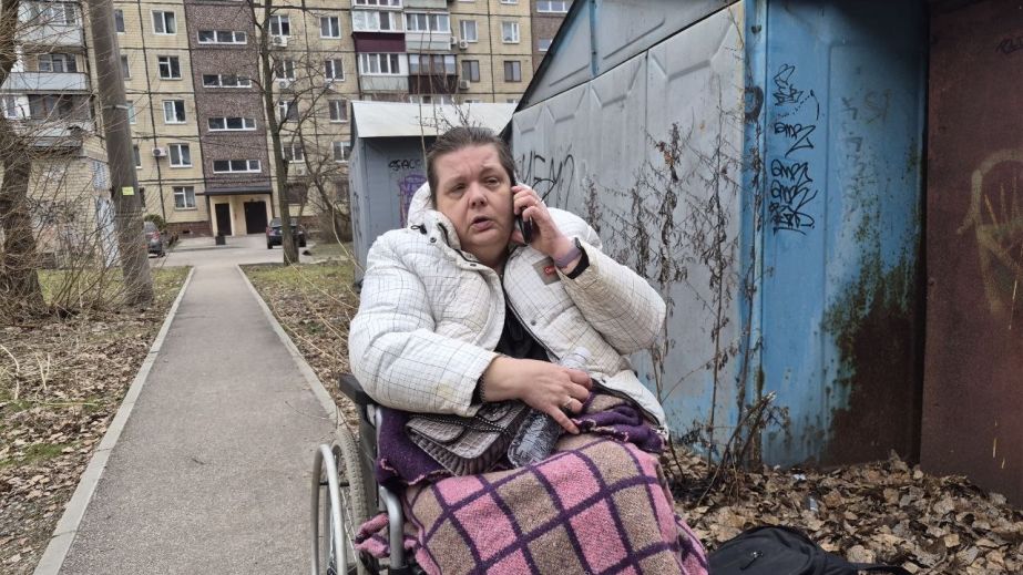 Оксана проводила урок, когда раздался взрыв: как жители Днепра пережили атаку (ВИДЕО)