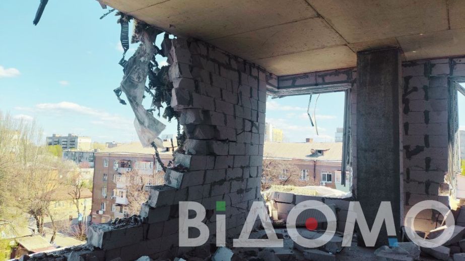 Потрощені будинки та майно: у Дніпрі через дронову атаку вночі 15 квітня триває прийом заявок на відшкодування (ФОТО)