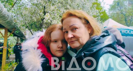 Знищене авто та потрощена квартира: жителька Дніпра розповіла, як під час вибуху закрила дитину собою (ВІДЕО)