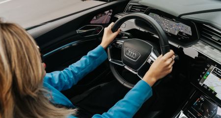 В Україні змінюють правила для водіїв: на скільки років тепер видаватимуть посвідчення та кому доведеться частіше проходити лікарів