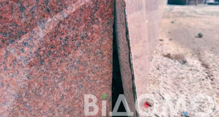 Не успели построить, а уже развалилось: в Кривом Роге разрушается скандальный Мемориал павшим Героям (ФОТО, ВИДЕО)
