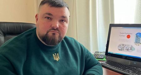 Бывшему шоумену с Днепропетровщины объявили подозрение за взятку в размере более 3 млн гривен