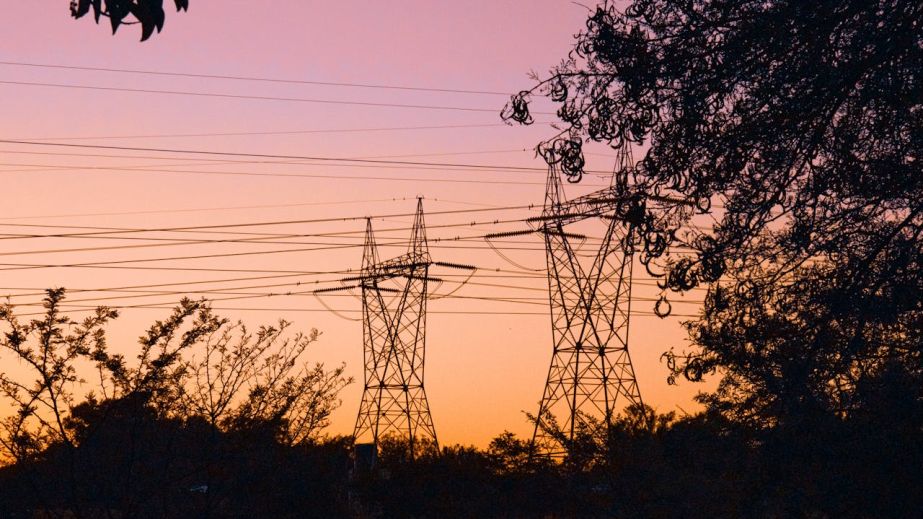 Днепропетровщина лидирует по количеству нарушений графиков ограничения электроснабжения