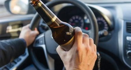 В Днепре водитель чуть не въехал в толпу людей