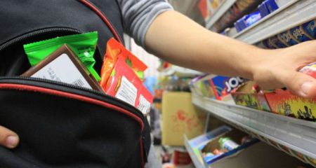 В Днепре женщина в пляжных сумках вынесла из супермаркета товаров более чем на 12 тысяч гривен